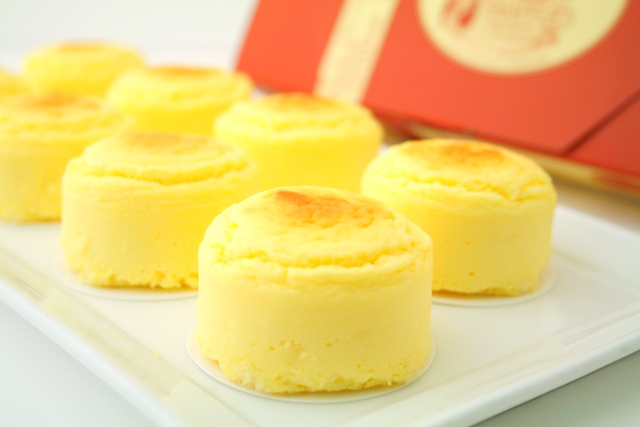 Snaffle’s Cheesecake (Catchcake) รสยอดนิยมคือรสชีสออมเล็ต (Cheese Omelette) แนะนำของฝากจากฮอกไกโด Snaffle’s Cheesecake (Catchcake) รสยอดนิยมคือรสชีสออมเล็ต (Cheese Omelette)