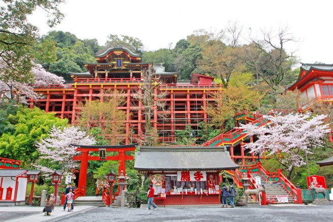 ศาลเจ้ายูโทกุ อินะริ (Yutoku Inari) ใหญ่โตอลังการจริงๆ! ศาลเจ้ายูโทกุ อินะริ (Yutoku Inari)