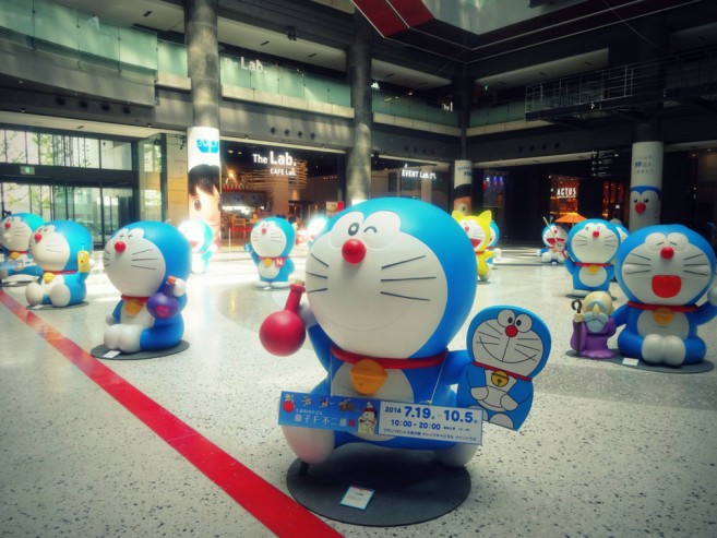นิทรรศการฉลองครบรอบ 80 ปี Fujiko F. Fujio ผู้สร้างโดราเอมอน (Doraemon) ที่โอซาก้า (Osaka) เริ่มแล้ว! วันนี้-5 ต.ค. 57