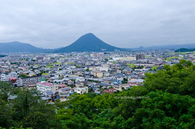 จุดชมวิวรอบๆ ปราสาทปราสาทมารุงะเมะ (Marugame Castle)