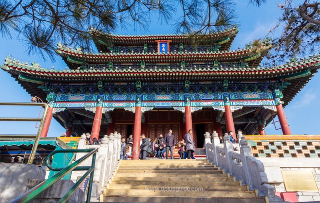 ศาลาว่านชุนถิง ด้านบนเขาของสวนจิงซาน Jingshan Park