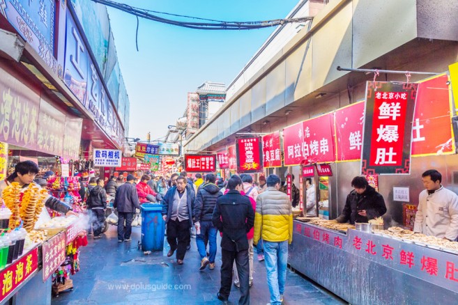 เที่ยวเมืองจีน ถนนหวังฟูจิง Wang Fu Jing Street เป็นแหล่งช้อปปิ้งชื่อดังของกรุงปักกิ่ง