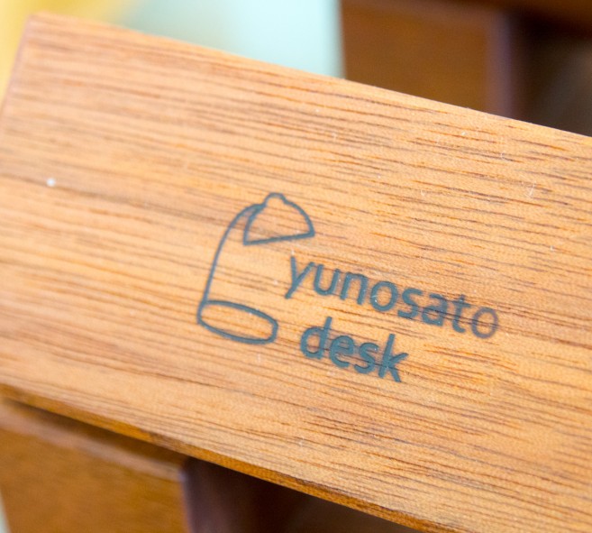 Yunosato Desk ผลิตภัณฑ์จากความรักในงานไม้