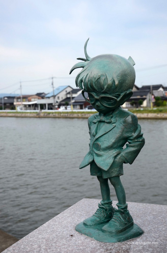 เที่ยวญี่ปุ่น ตามรอยนักสืบจิ๋วโคนัน ระหว่างทางไปพิพิธภัณฑ์ Gosho Aoyama Manga Factory <br /> ก็จะมีรูปปั้นตัวละครจากเรื่องยอดนักสืบจิ่วโคนันมากมาย เที่ยวญี่ปุ่น ตามรอยนักสืบจิ๋วโคนัน ระหว่างทางไปพิพิธภัณฑ์ Gosho Aoyama Manga Factory ก็จะมีรูปปั้นตัวละครจากเรื่องยอดนักสืบจิ่วโคนันมากมาย