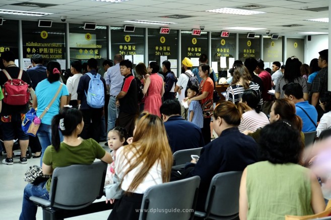 ขอวีซ่าจีนคนเยอะมาก T_T รอคิวจนได้เพื่อนใหม่เลยค่ะ คนเยอะมาก T_T รอคิวจนได้เพื่อนใหม่เลยค่ะ