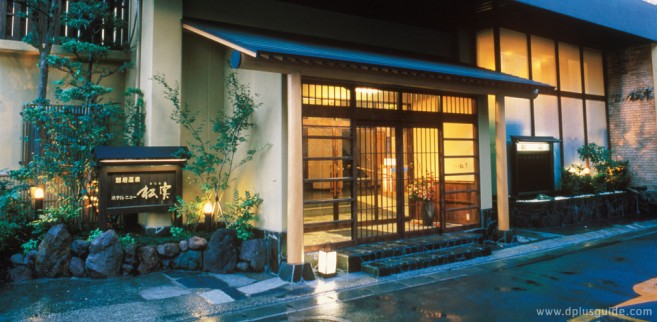 แนะนำที่พัก เที่ยวญี่ปุ่น คิวชู ทางเข้าโรงแรม Beppu Onsen Umi Kaoru Yado Hotel New Matsumi Hotel Entrance (genkan) Beppu Onsen Umi Kaoru Yado Hotel New Matsumi