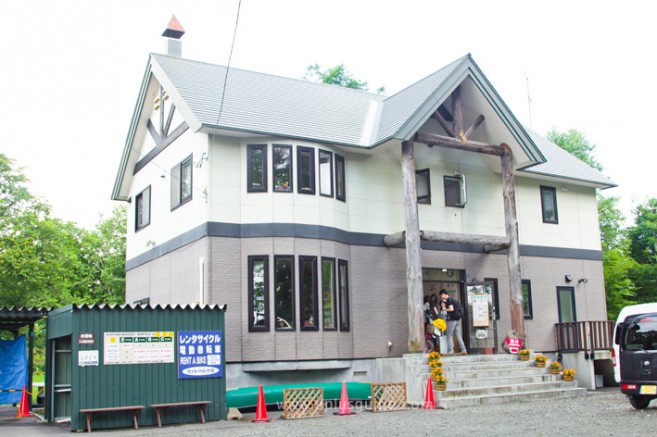 ร้านเช่าจักรยาน Gaido no Yamagoya Shop จุดเริ่มต้นเส้นทางปั่นจักรยานเที่ยวฮอกไกโด Panorama Road ที่ Biei ร้านเช่าจักรยาน Gaido no Yamagoya Shop จุดเริ่มต้นเส้นทางปั่นจักรยานเที่ยวฮอกไกโด Panorama Road ที่ Biei