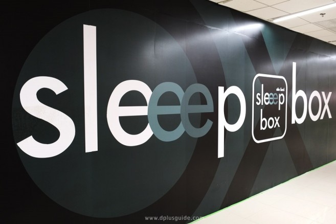 โรงแรมแคปซูล sleeep box by MIRACLE สนามบินดอนเมือง ไปยังไง ขึ้นบันไดเลื่อนไปปุ๊บ จะเจอ sleeep box by MIRACLE เลย