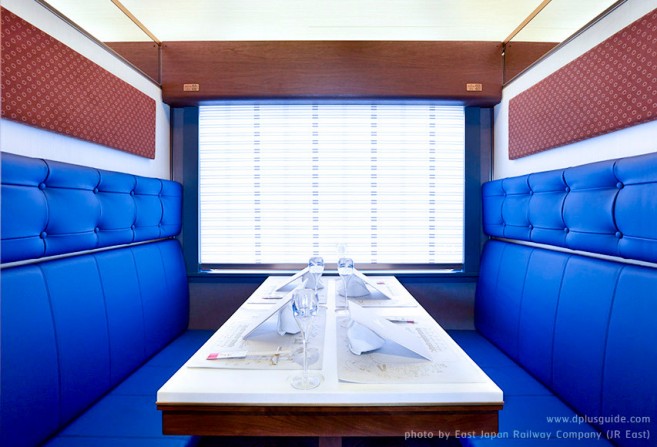 เที่ยวญี่ปุ่น รถไฟภัตตาคาร โทโฮขุ พื้นที่กั้นเพื่อความเป็นส่วนตัวภายในตู้รถไฟภัตตาคาร เที่ยวญี่ปุ่น นั่งรถไฟภัตตาคาร โทโฮขุ ภายในมีพื้นที่กั้นเพื่อความเป็นส่วนตัวภายในตู้