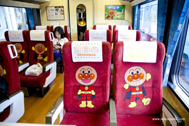 ด้านในขบวนรถไฟ Anpanman Dosan Line เที่ยวญี่ปุ่น นั่งรถไฟ Anpanman Dosan Line