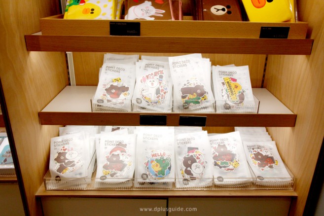 ช้อปสินค้าหมีบราวน์ที่ LINE FRIENDS STORE Harajuku สติกเกอร์ตัวละครจากแอพพลิเคชั่น LINE