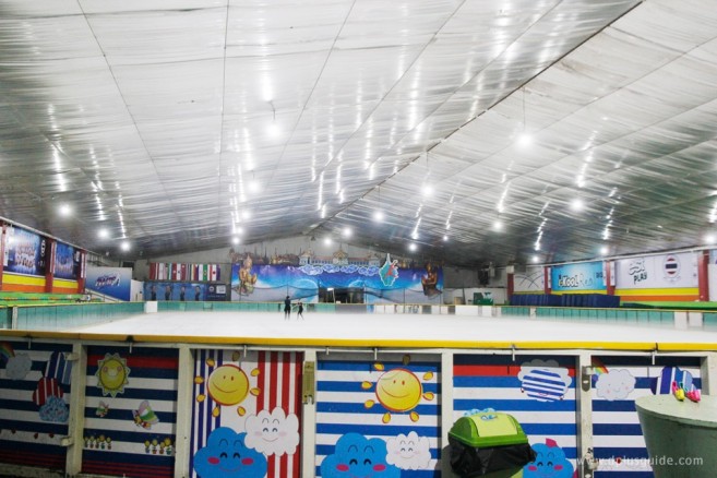ตามรอยพิชิต ไปที่ลานไอซ์สเก็ต “อิมพีเรียล เวิลด์ ไอซ์สเก็ตติ้ง (Imperial World Ice Skating)” ลานไอซ์สเก็ต “อิมพีเรียล เวิลด์ ไอซ์สเก็ตติ้ง (Imperial World Ice Skating)”