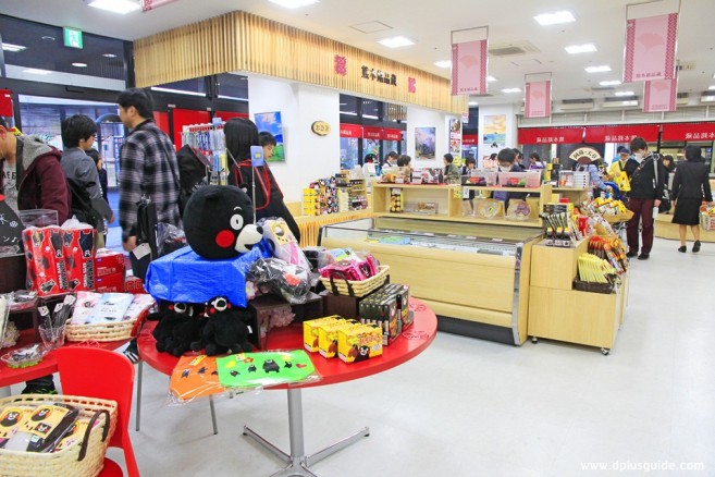 เที่ยวคิวชู สาวกคุมะมง ซื้อของฝากได้ที่สถานี JR Kumamoto เที่ยวคุมาโมโตะ เที่ยวคิวชู สาวกคุมะมง ซื้อของฝากได้ที่สถานี JR Kumamoto เที่ยวคุมาโมโตะ