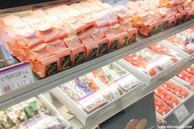 เที่ยวคิวชู สาวกคุมะมง ซื้อของฝากได้ที่สถานี JR Kumamoto เที่ยวคุมาโมโตะ เที่ยวคิวชู สาวกคุมะมง ซื้อของฝากได้ที่สถานี JR Kumamoto เที่ยวคุมาโมโตะ