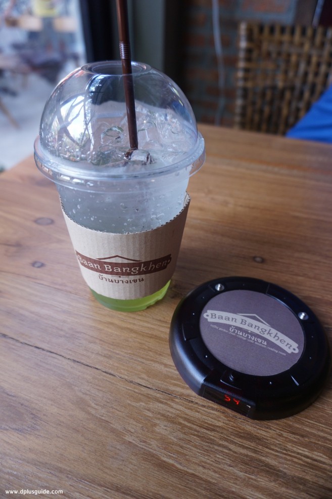 เมนู Italian Apple Soda (แอปเปิ้ล โซดา) ราคา 75 บาท ระลึกความหลังกับ บ้านบางเขน (Baan Bangkhen)