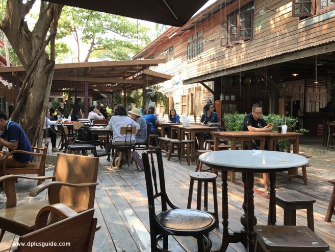 บริเวณที่รับประทานอาหาร ภายในบ้านบางเขน (Baan Bangkhen) ระลึกความหลังกับ บ้านบางเขน (Baan Bangkhen)