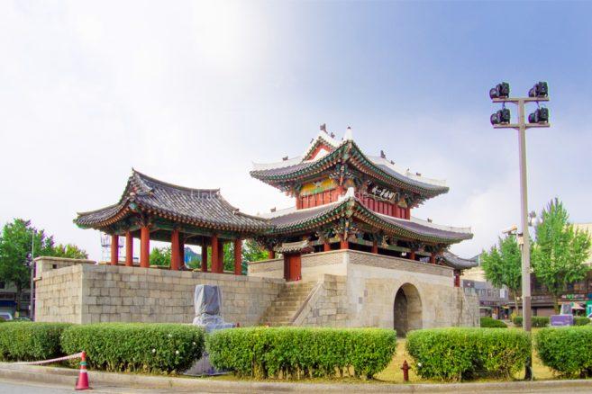 ประตูพุงนัมมุน (Pungnammun Gate) ประตูพุงนัมมุน (Pungnammun Gate)