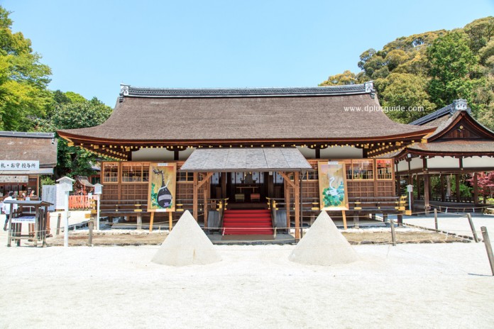ศาลเจ้าคามิกาโมะ (Kamigamo Jinja) ศาลคาโมะเบื้องบน ศาลเจ้าเก่าที่สุดในเกียวโต