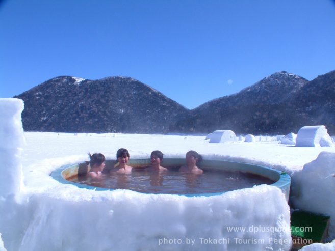 เที่ยวฮอกไกโด ออนเซนกลางทะเลสาบน้ำแข็ง สุดฟิน ริมทะเลสาบชิคาริเบ็ตสึ (Shikaribetsu Lake Village) 