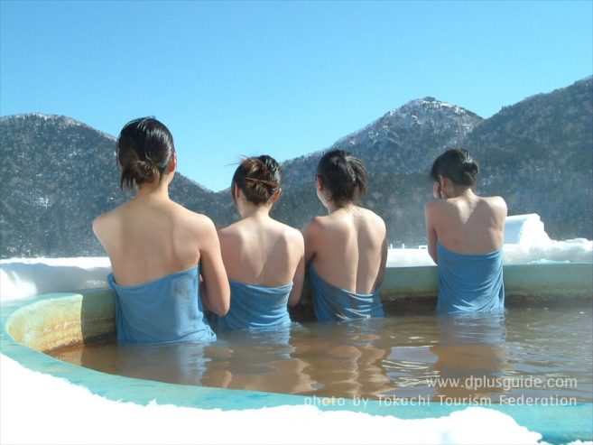 เที่ยวญี่ปุ่น ฮอกไกโด แช่ออนเซนกลางเมืองน้ำแข็ง ทะเลสาบชิคาริเบ็ตสึ (Shikaribetsu Lake Village) เที่ยวฮอกไกโด แช่ออนเซนกลางเมืองน้ำแข็ง ทะเลสาบชิคาริเบ็ตสึ (Shikaribetsu Lake Village)