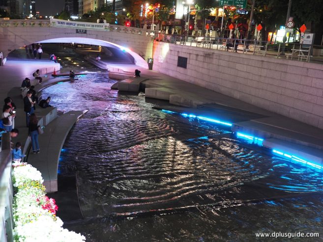 บรรยากาศคลองชองเกชอน Cheonggyecheon Time Slip Market