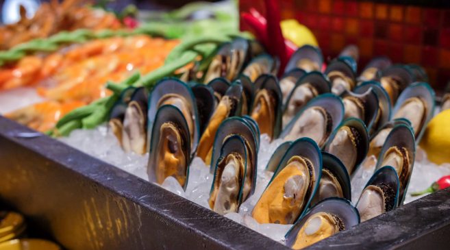 หอยแมลงภู่นิวซีแลนด์ตัวโตๆ ที่บุฟเฟ่ต์นานาชาติ Marriott Buffet