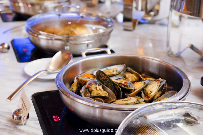 เมนู Sautee NZ Mussel with White Wine ที่บุฟเฟ่ต์นานาชาติ Marriott Buffet บุฟเฟ่ต์อาหารนานาชาติ Marriott Buffet