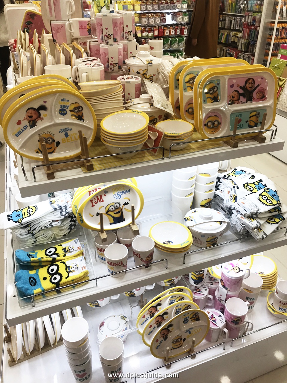 สินค้าสำหรับเด็ก มีทั้งจาน ชาม แก้วน้ำ ถุงเท้า ชั้นที่ 3 ร้าน Daiso สาขาเมียงดง สินค้าสำหรับเด็ก มีทั้งจาน ชาม แก้วน้ำ ถุงเท้า ชั้นที่ 3 ร้าน Daiso สาขาเมียงดง