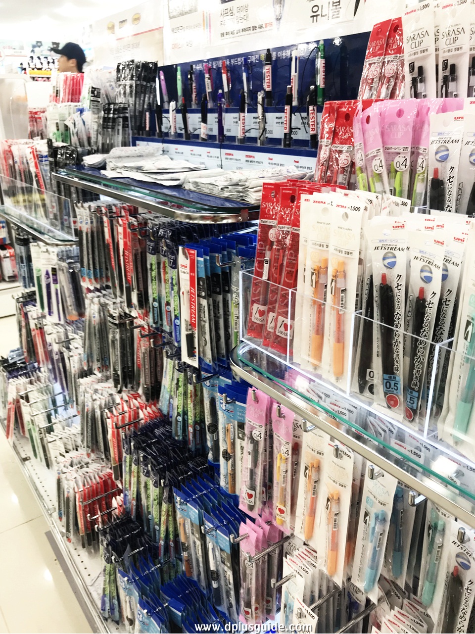 อุปกรณ์เครื่องเขียนต่างๆ ชั้นที่ 3 ร้าน Daiso สาขาเมียงดง อุปกรณ์เครื่องเขียนต่างๆ ชั้นที่ 3 ร้าน Daiso สาขาเมียงดง