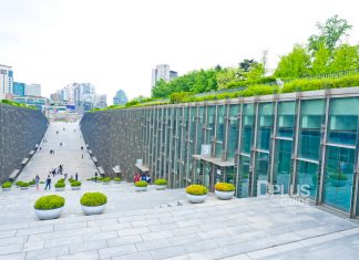 เที่ยวโซล สารพัดมุมถ่ายรูปเก๋ไก๋ที่มหาวิทยาลัยอีฮวา (Ewha Womans University) เกาหลีใต้