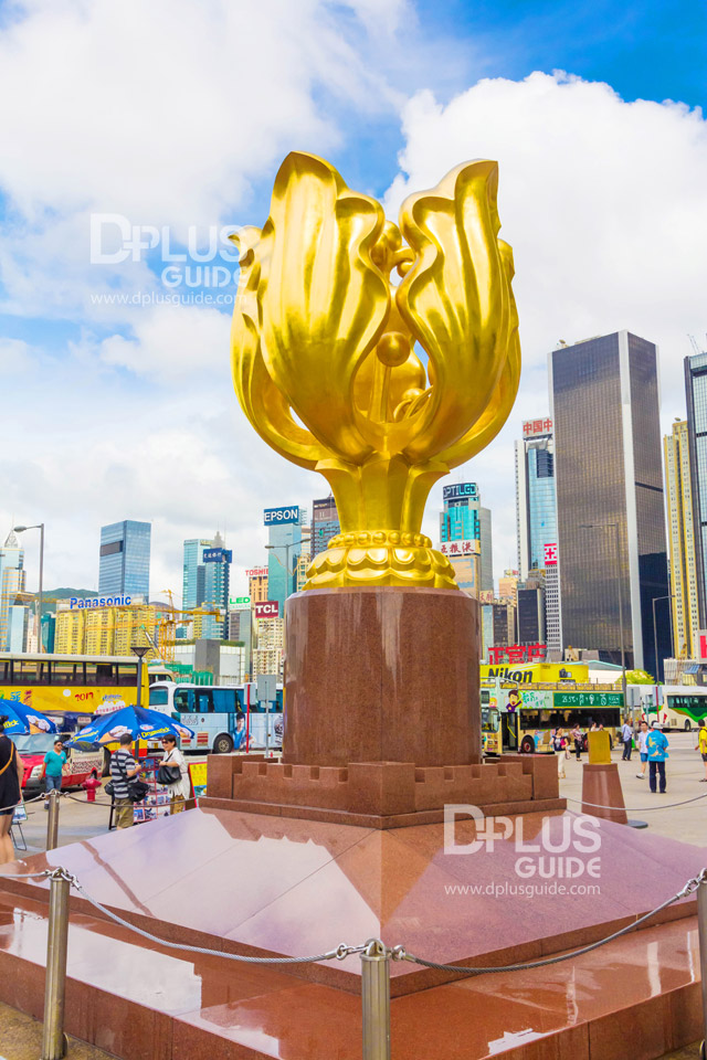 ประติมากรรมดอกชงโคสีทอง (Golden Bauhinia Square) ประติมากรรมดอกชงโคสีทอง (Golden Bauhinia Square)