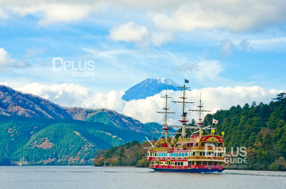 ล่องเรือชมทะเลสาบอะชิ (Ashi Lake) ล่องเรือชมทะเลสาบอะชิ (Ashi Lake)