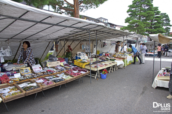 ตลาดเช้า Takayama Jinya ตลาดเช้า Takayama Jinya