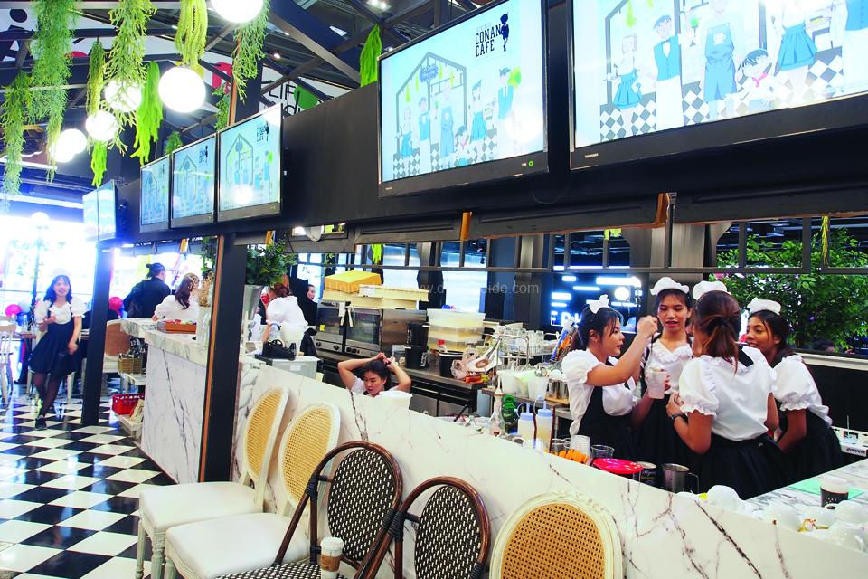 บรรยากาศในร้านโซนฝั่งซ้าย